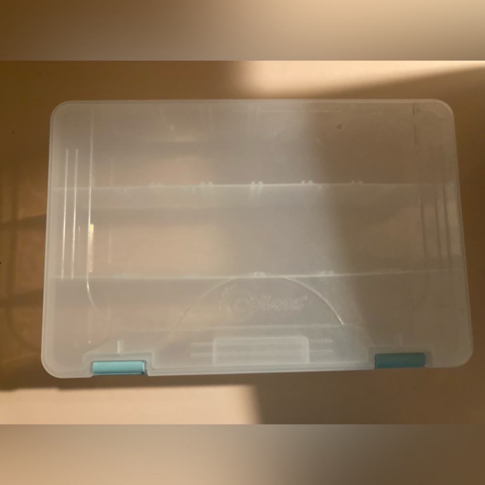 Storage container